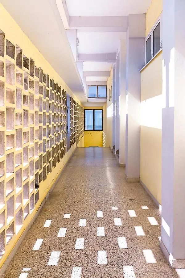 Deluxe City Center Blue Apartment Split